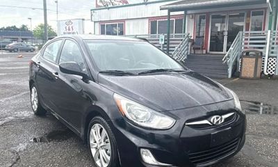 2012 Hyundai Accent GLS Middle Grade