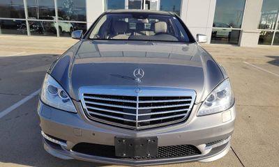 2011 Mercedes-Benz S-Class S550