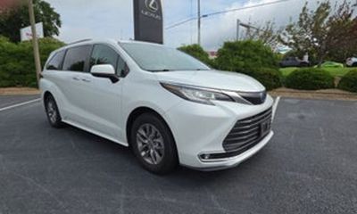 2022 Toyota Sienna XLE