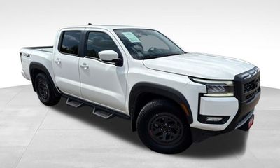 2025 Nissan Frontier SV