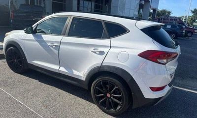 2017 Hyundai Tucson SE Popular Equipment