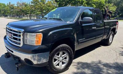 2011 GMC Sierra SLE