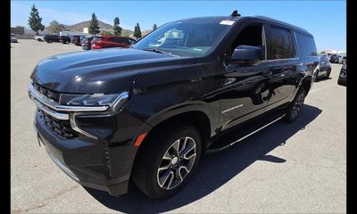2023 Chevrolet Suburban LS