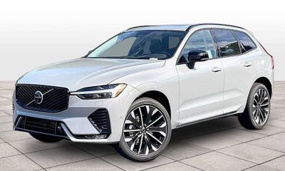 2026 Volvo XC60 Ultra Dark