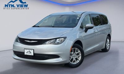 2022 Chrysler Voyager LX