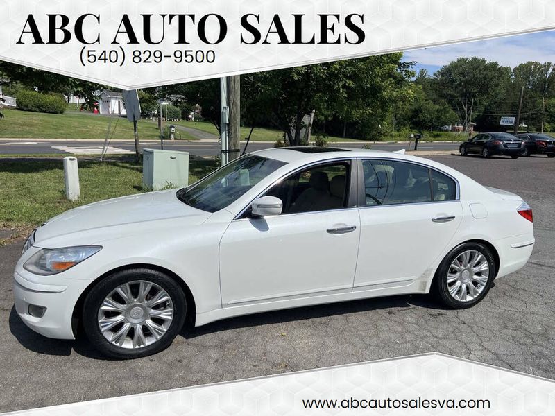 2009 Hyundai Genesis — a typically priced live listing