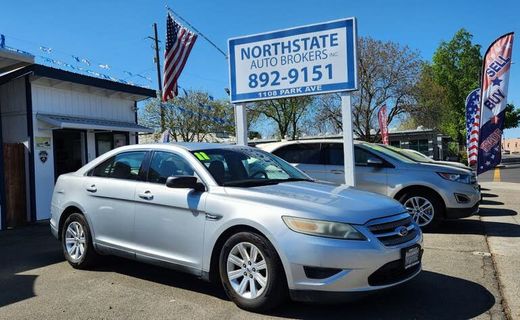 2011 Ford Taurus SE