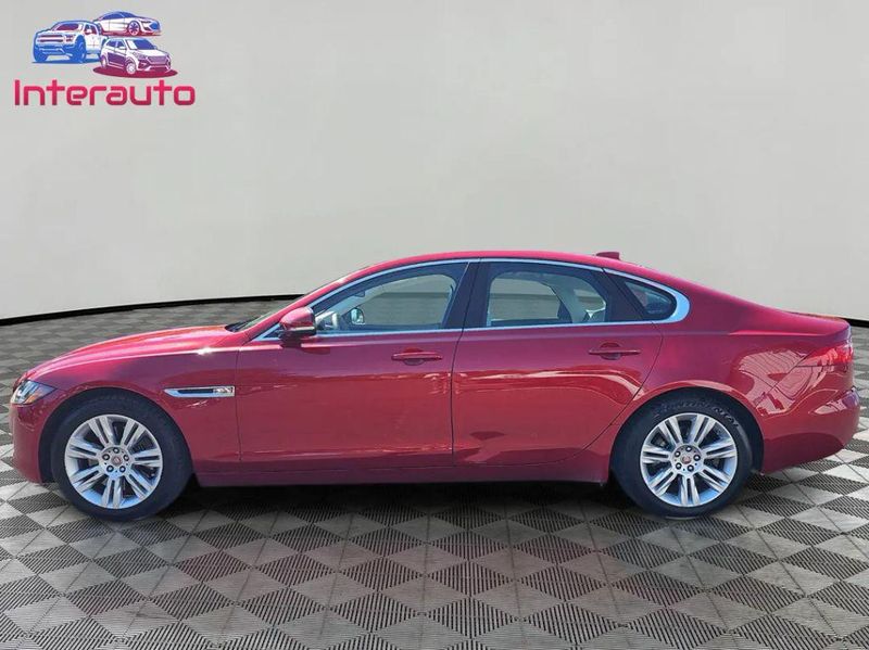 2016 Jaguar XF — a typically priced live listing