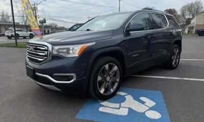 2017 GMC Acadia SLE 1