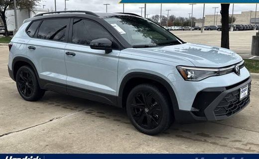 2026 Volkswagen Taos SE Black
