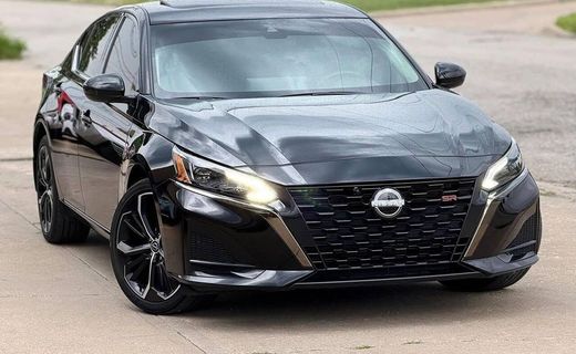 2023 Nissan Altima SR