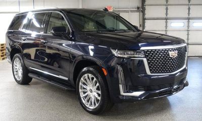 2023 Cadillac Escalade Premium Luxury