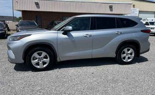 2020 Toyota Highlander LE