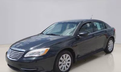 2011 Chrysler 200 LX Convertible