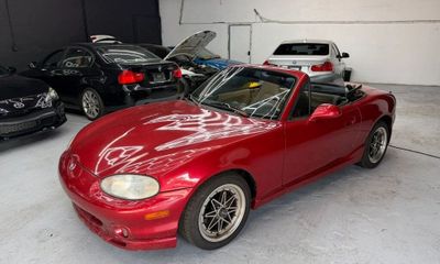 1999 Mazda MX-5 Convertible 2D