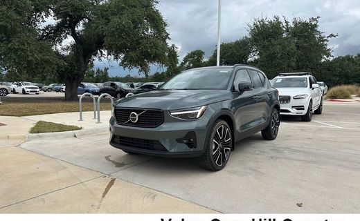2026 Volvo XC40 Ultra Dark