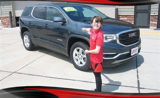 2019 GMC Acadia SLE 1