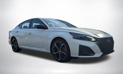 2024 Nissan Altima SR