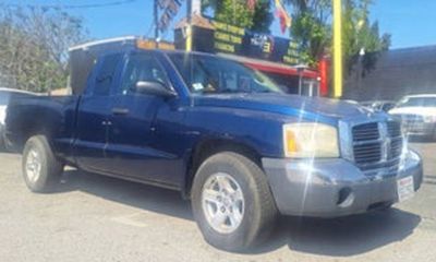 2005 Dodge Dakota ST