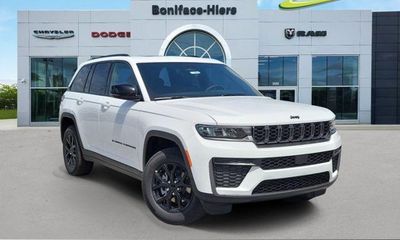 2026 Jeep Grand Cherokee Base Laredo