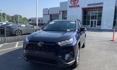 2023 Toyota RAV4 XLE Premium