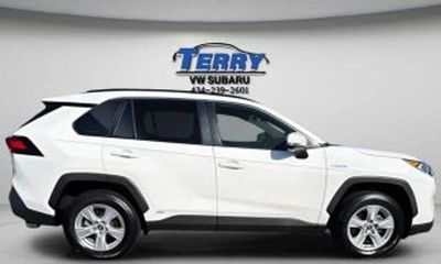2020 Toyota RAV4 XLE HV