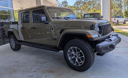 2026 Jeep Gladiator Sport