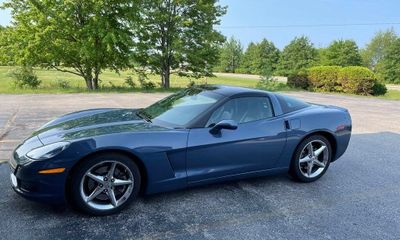 2011 Chevrolet Corvette Standard 1LT