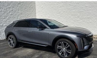 2023 Cadillac Lyriq Luxury 1SE