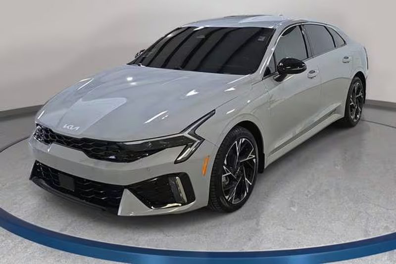 2025 Kia K5 — a typically priced live listing