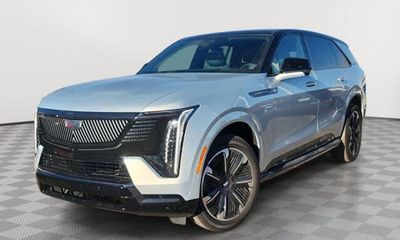 2025 Cadillac Escalade IQ Sport 2