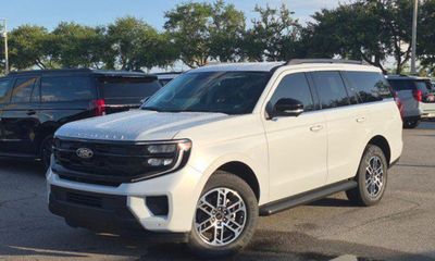 2026 Ford Expedition Active