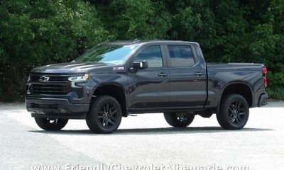 2022 Chevrolet Silverado RST