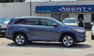 2016 Toyota Highlander Base
