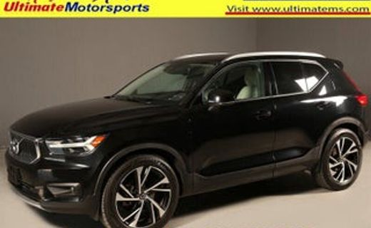 2022 Volvo XC40 Momentum