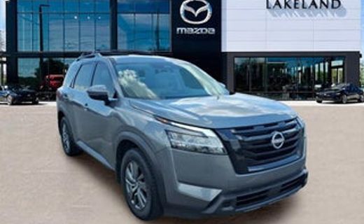 2022 Nissan Pathfinder SV