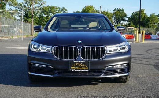 2016 BMW 750I