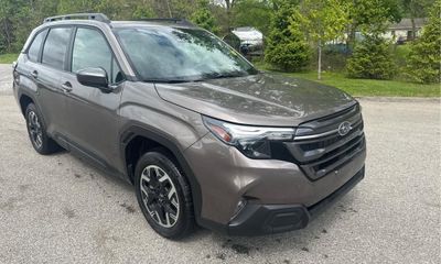 2025 Subaru Forester Premium