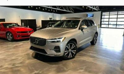 2024 Volvo XC60 Plus Dark