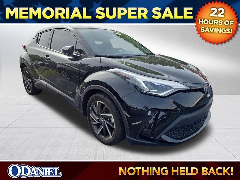 2022 Toyota C-HR — a typically priced live listing