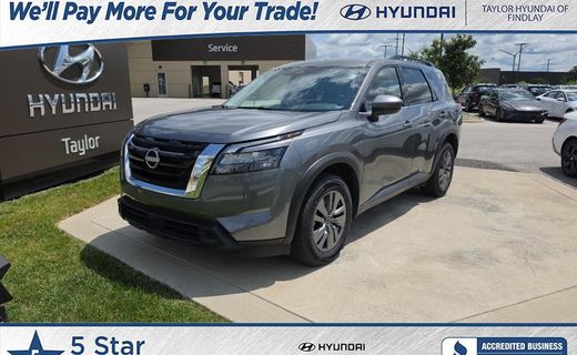 2025 Nissan Pathfinder SV