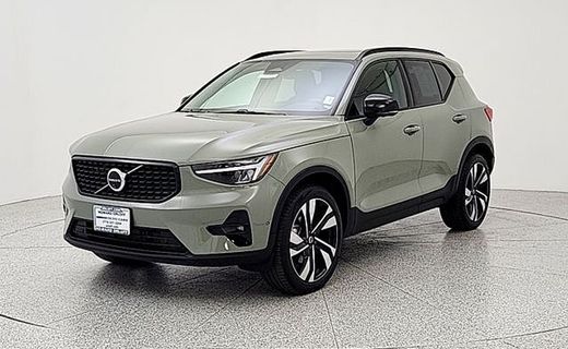 2024 Volvo XC40 Plus Dark