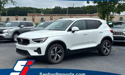 2023 Volvo XC40 Core Bright Theme