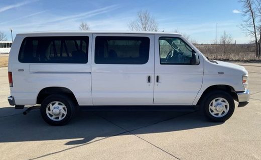 2013 Ford E-350 XLT