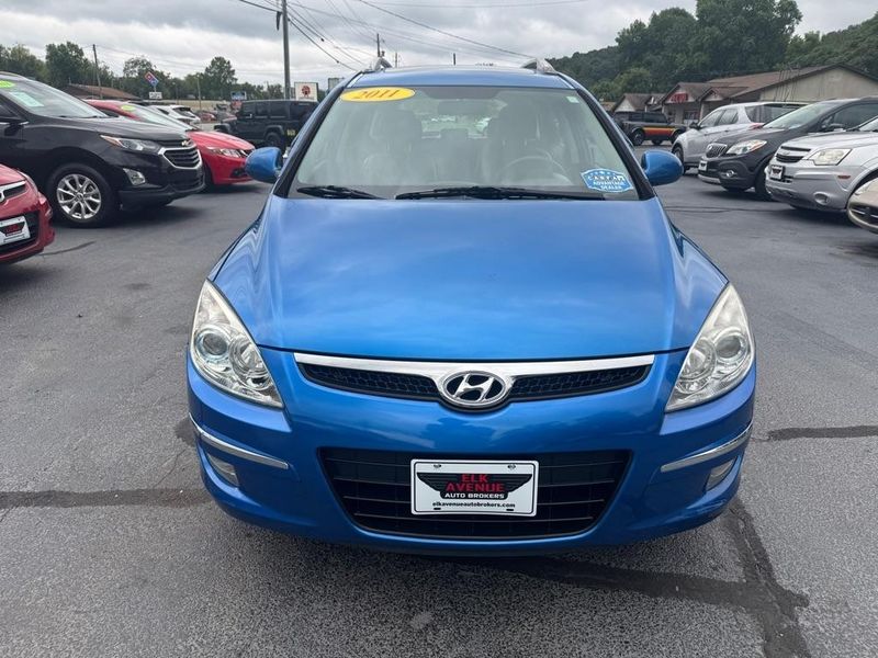 2011 Hyundai Elantra — a typically priced live listing