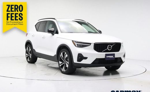 2024 Volvo XC40 Ultimate Dark