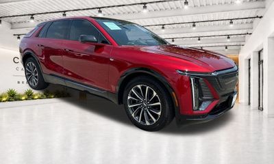 2024 Cadillac Lyriq Sport 2