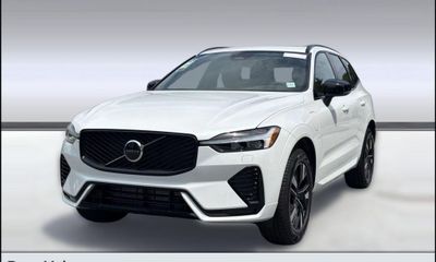2026 Volvo XC60 Core