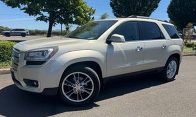 2012 GMC Acadia SLT 1