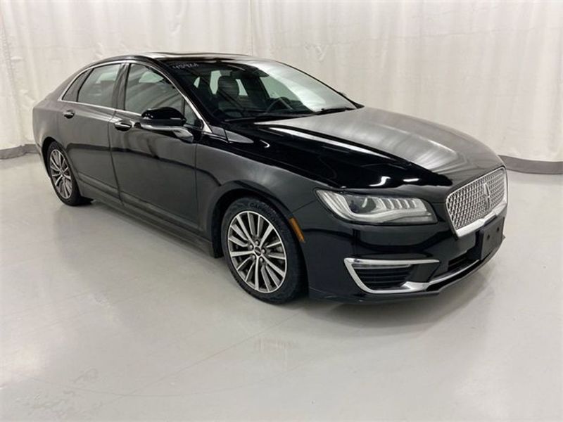 2017 Lincoln MKZ — a typically priced live listing